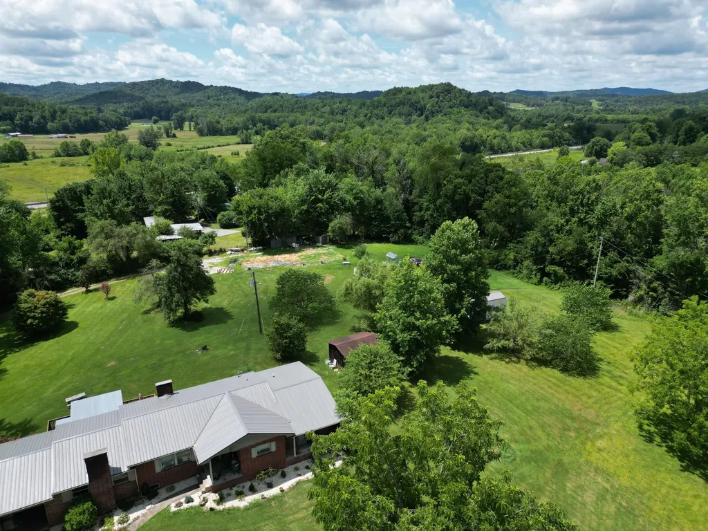 106 Walnut Lane Gray KY 40734