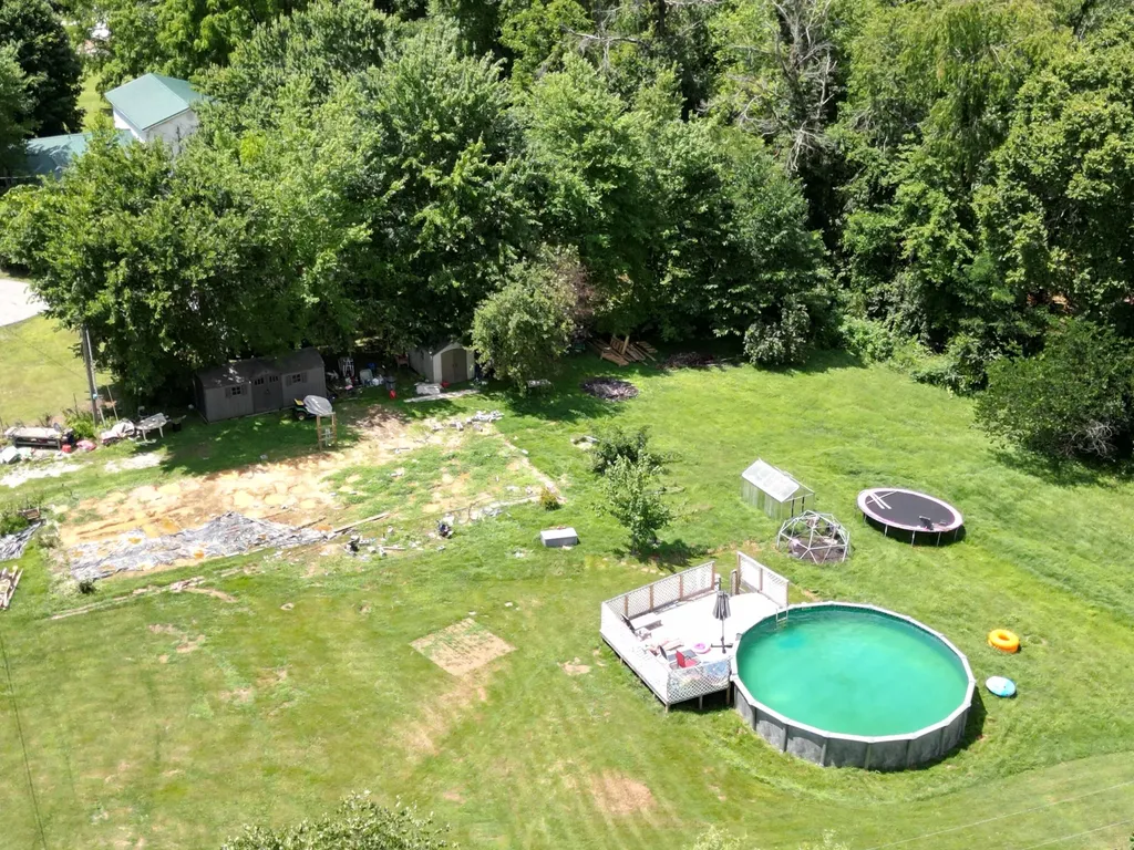 106 Walnut Lane Gray KY 40734