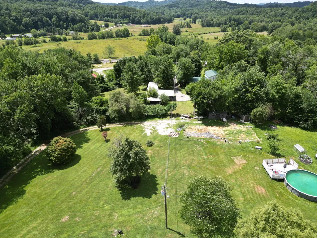 106 Walnut Lane Gray KY 40734