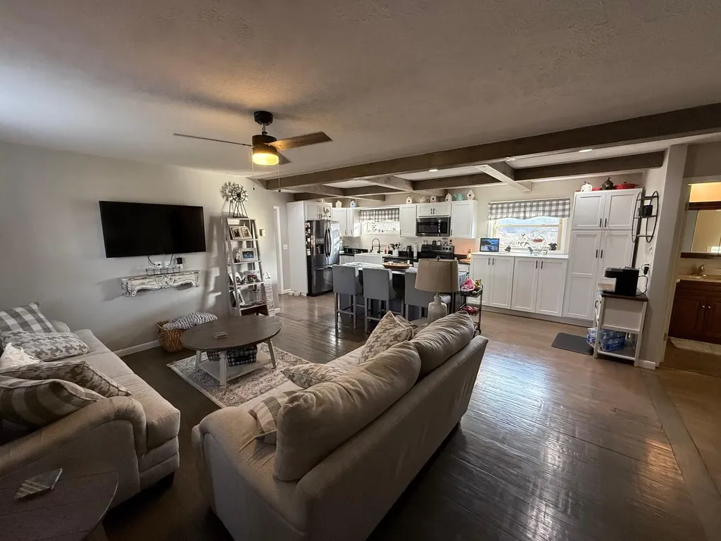 106 Walnut Lane Gray KY 40734