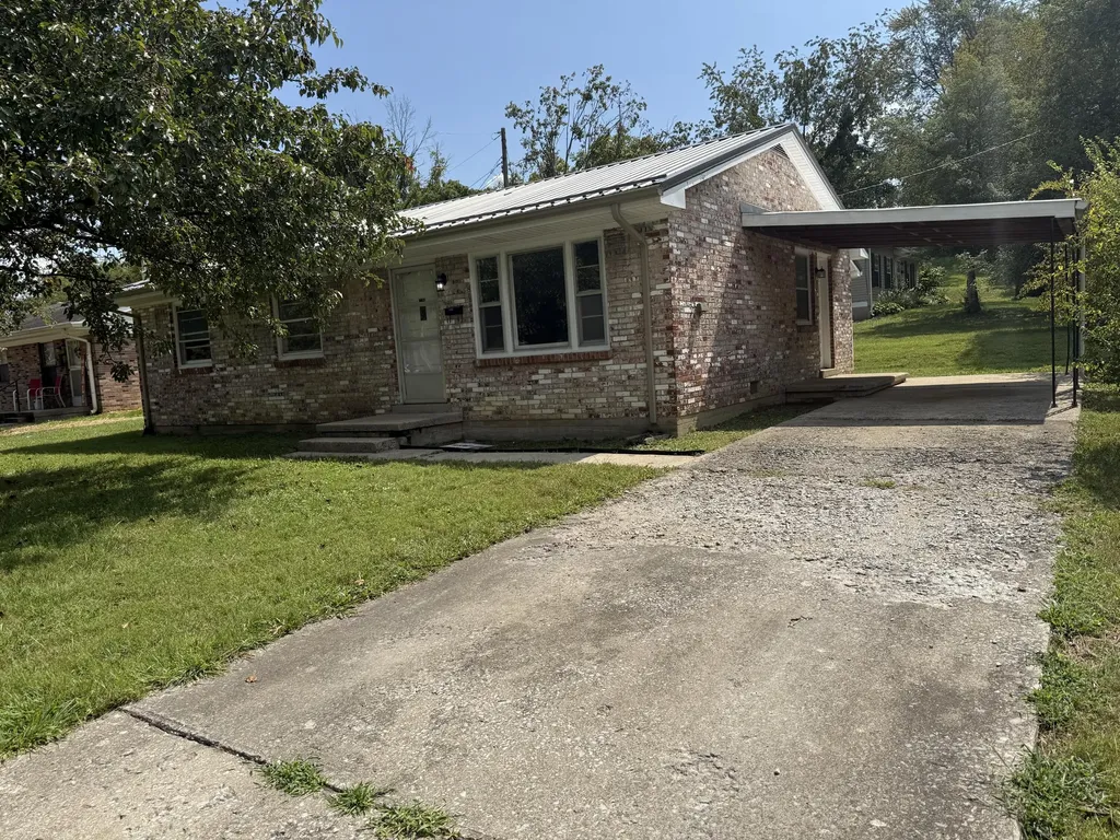 122 Rogers Street Berea KY 40403