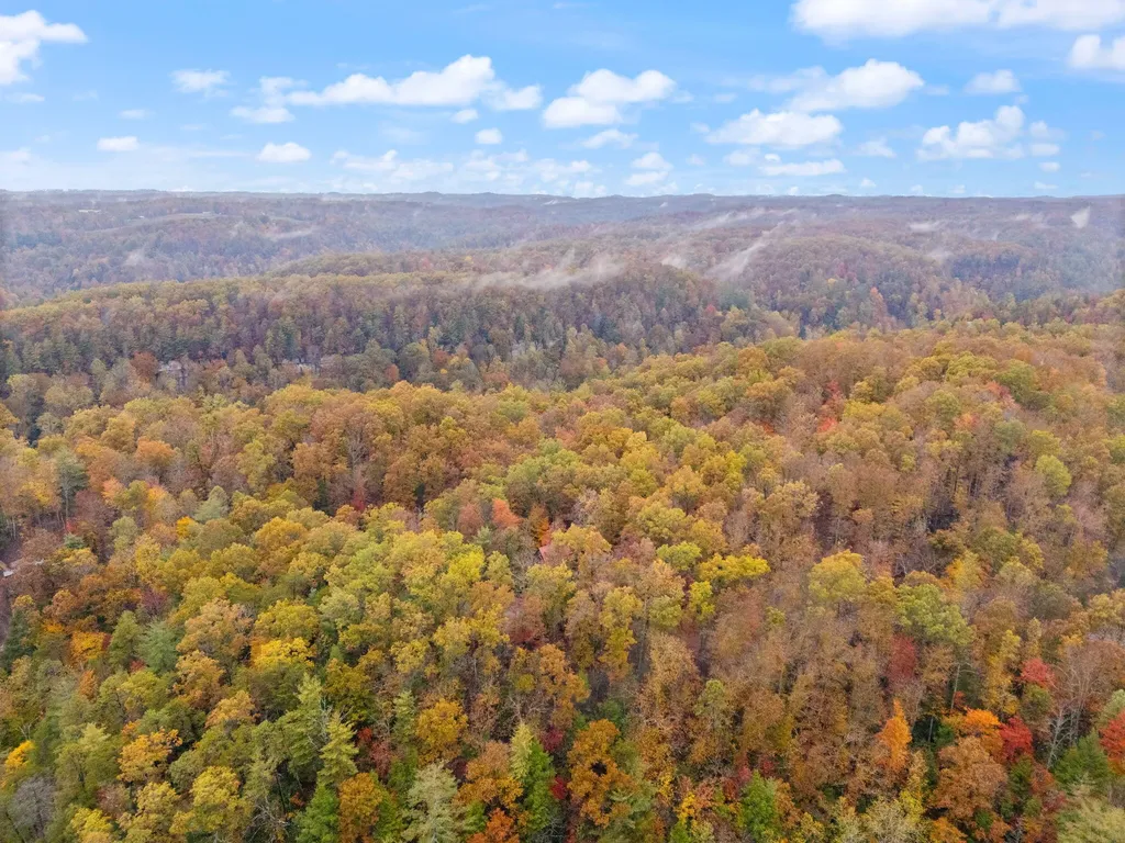 748 Village Drive Campton KY 41301