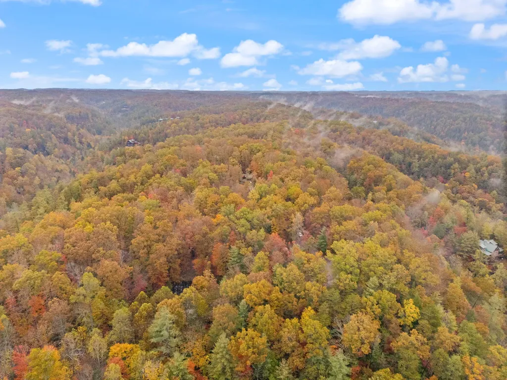 748 Village Drive Campton KY 41301