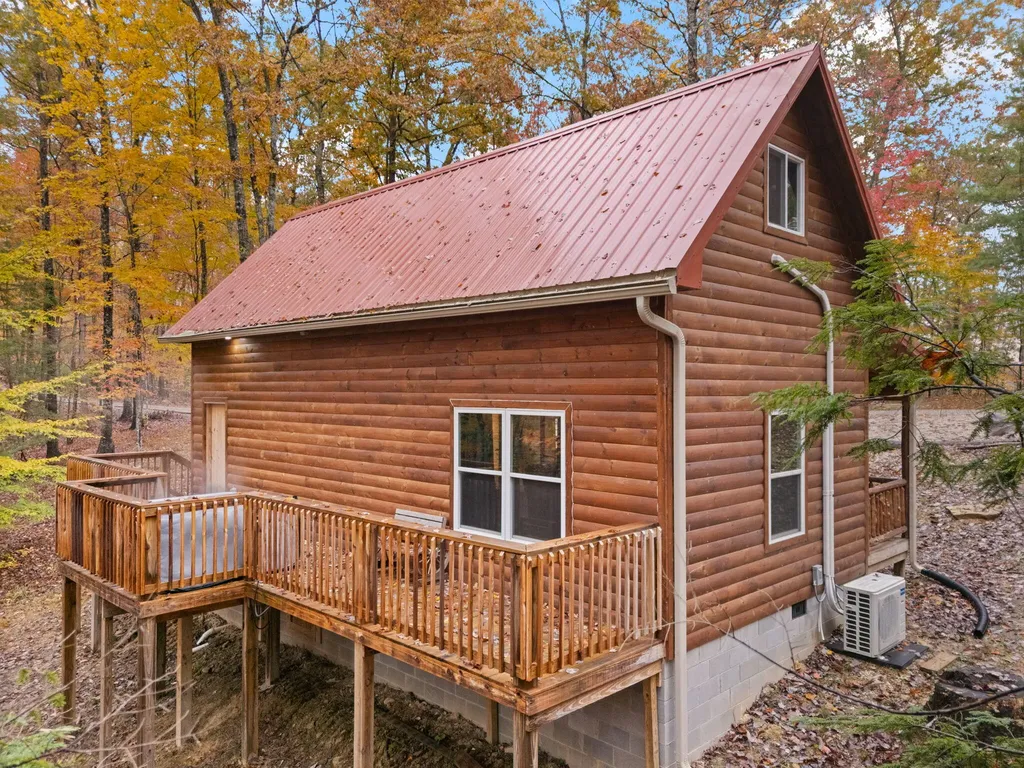 748 Village Drive Campton KY 41301