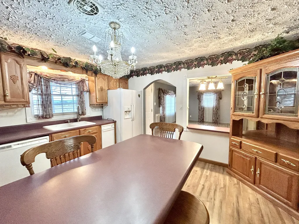 165 E Bourbon Road Somerset KY 42501