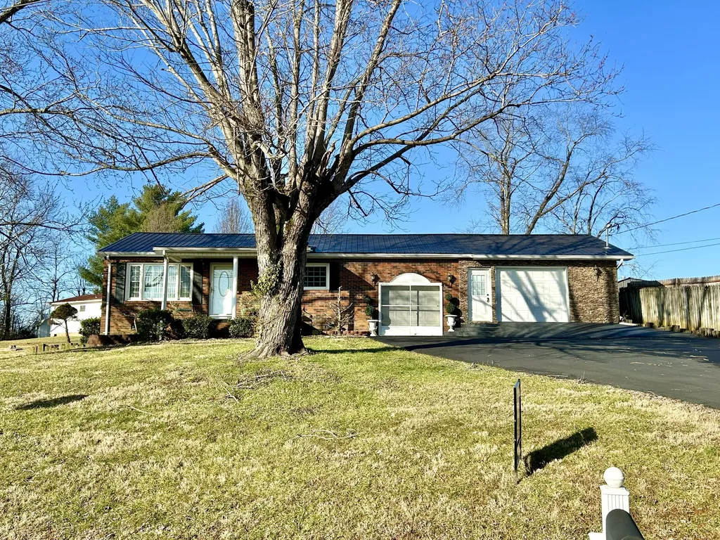 165 E Bourbon Road Somerset KY 42501
