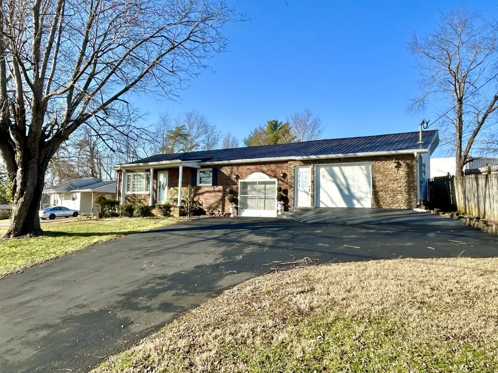 165 E Bourbon Road Somerset KY 42501
