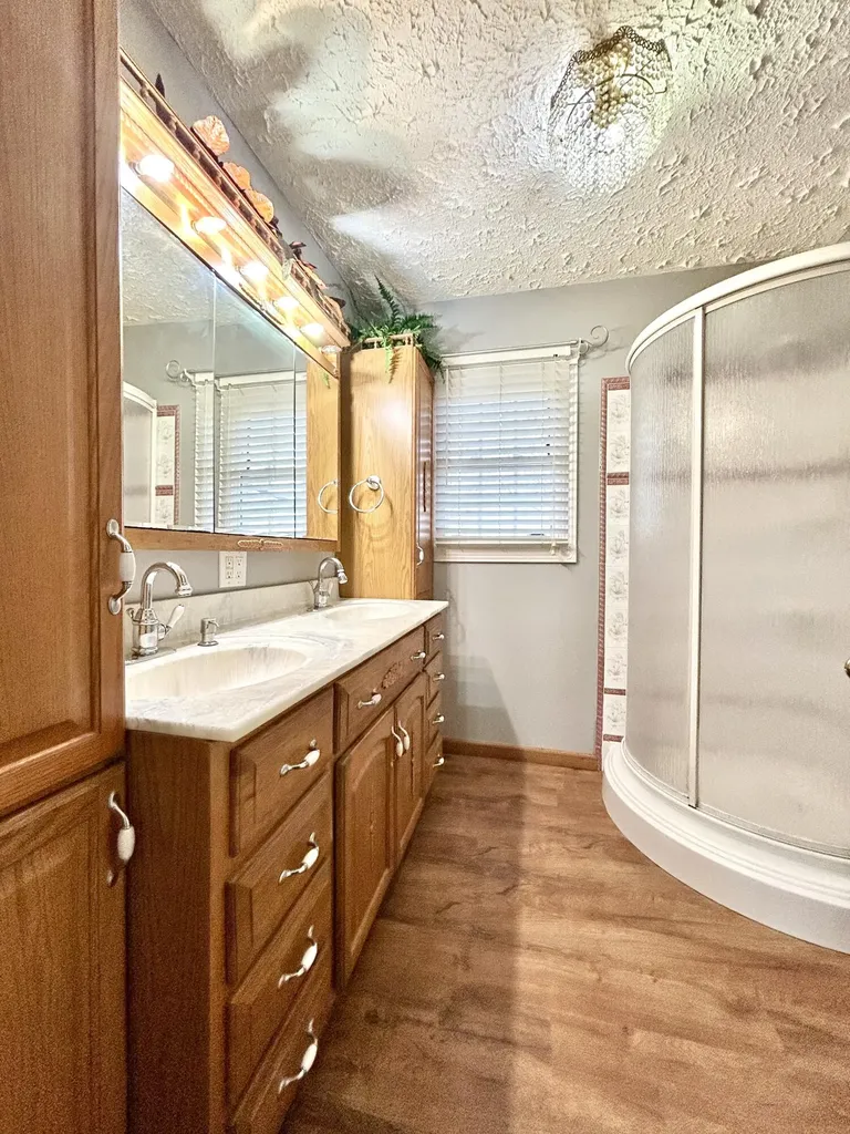 165 E Bourbon Road Somerset KY 42501