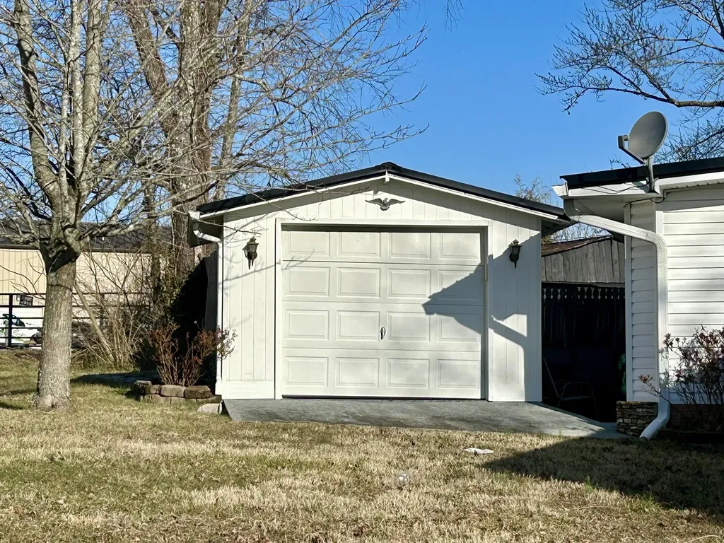 165 E Bourbon Road Somerset KY 42501