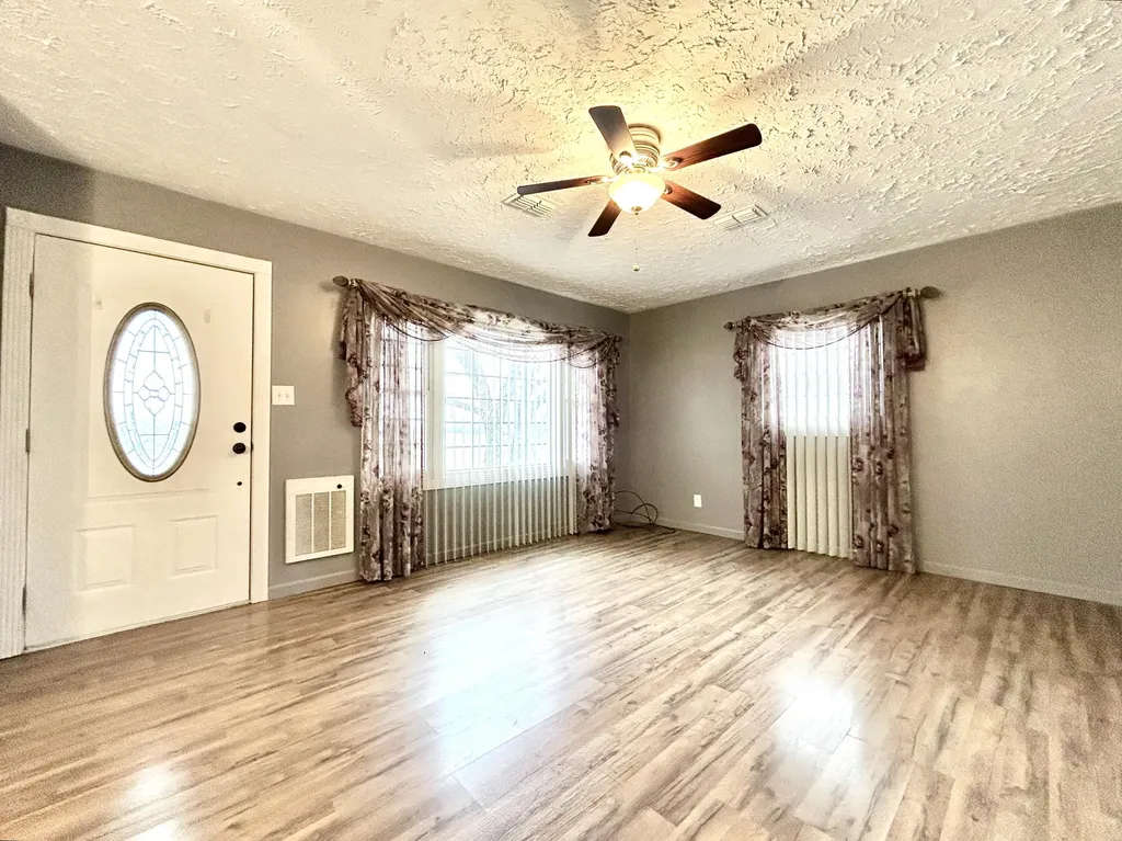 165 E Bourbon Road Somerset KY 42501