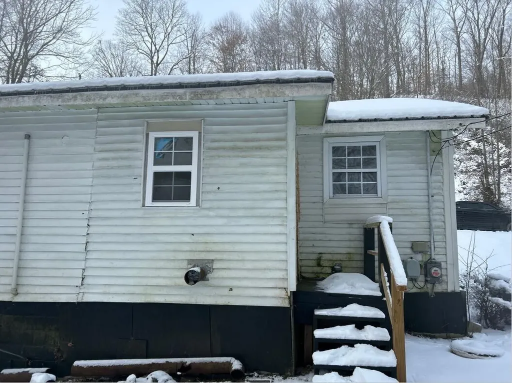 51 Akers Hollow Road Van Lear KY 41265