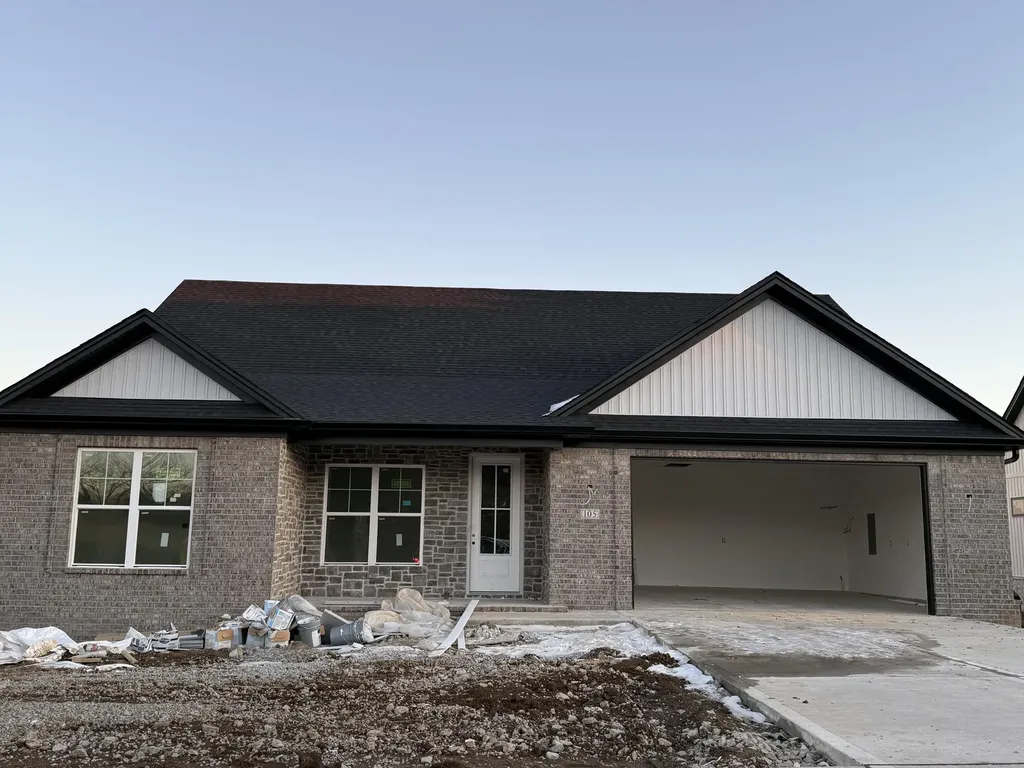 105 Farmers Bluff Nicholasville KY 40356
