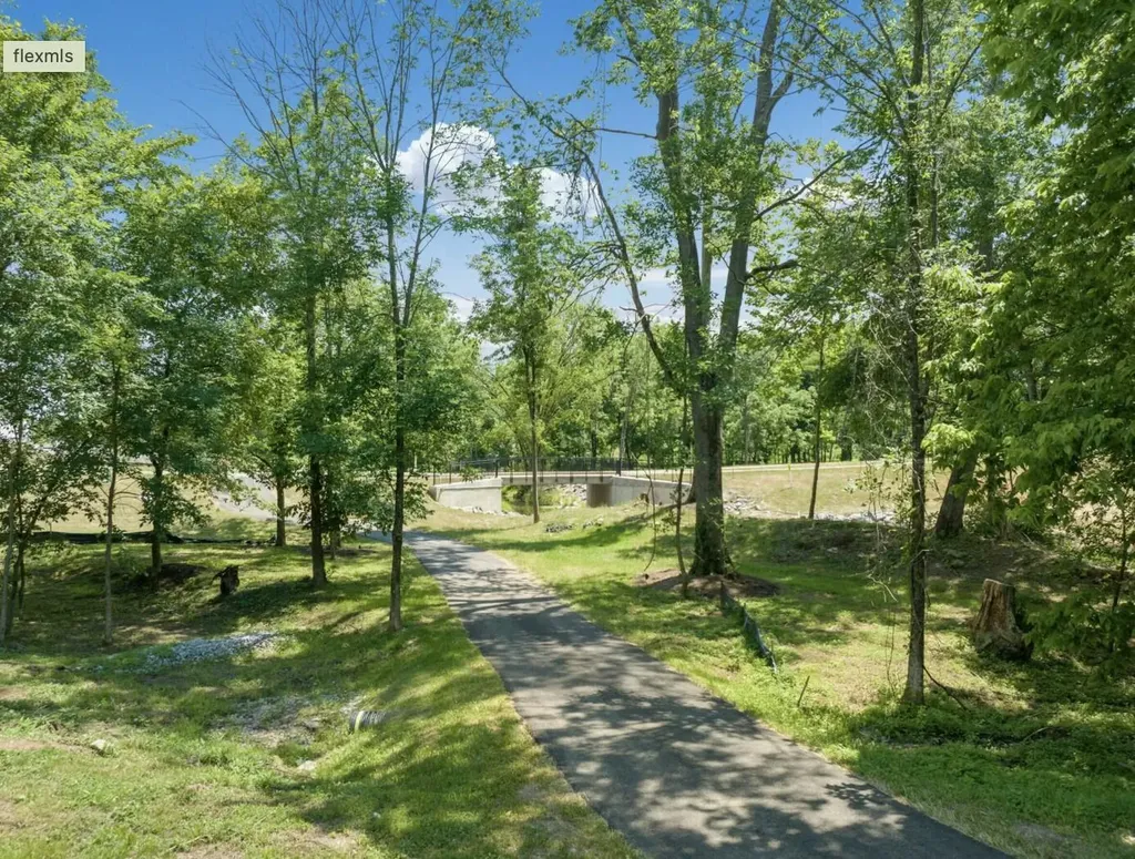 904 Bellerive Boulevard Nicholasville KY 40356