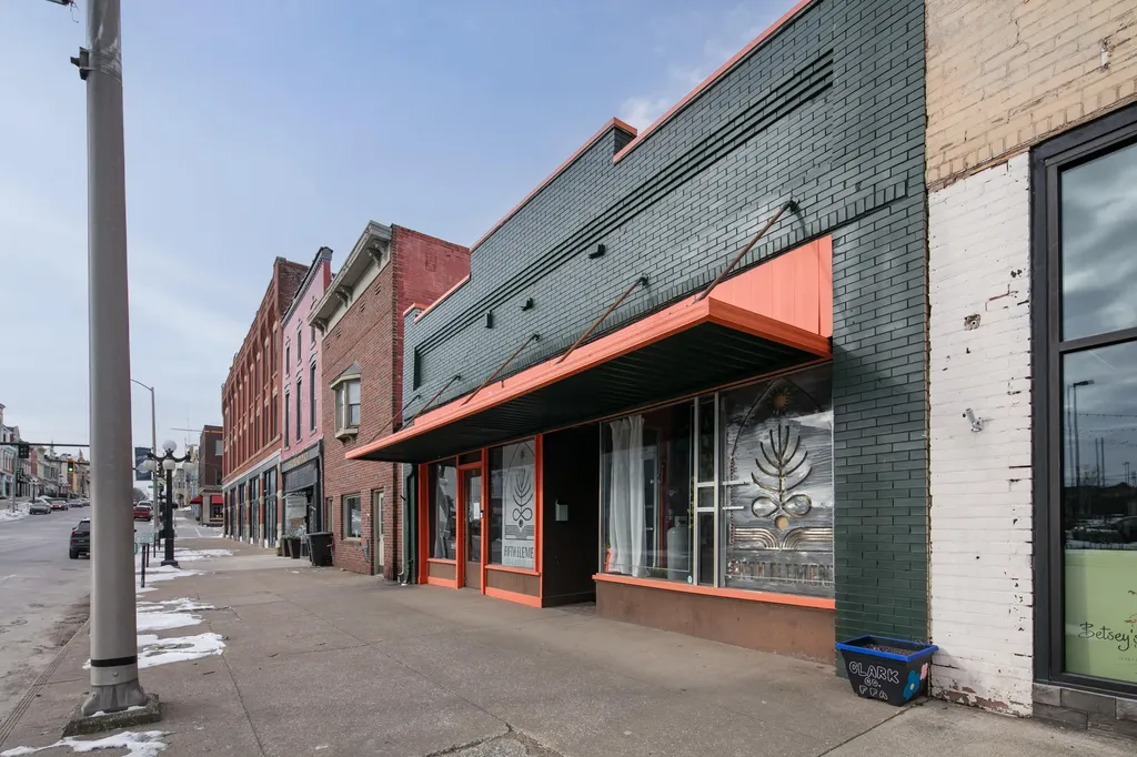 16 N Main Street Winchester KY 40391