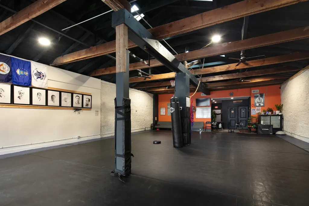 16 N Main Street Winchester KY 40391