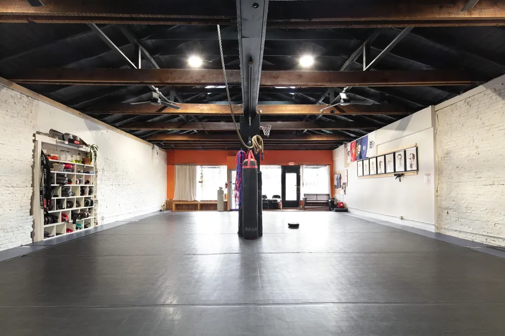 16 N Main Street Winchester KY 40391