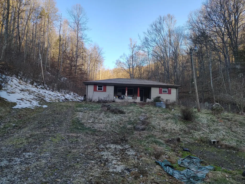 815 Highway 3446 Mckee KY 40447