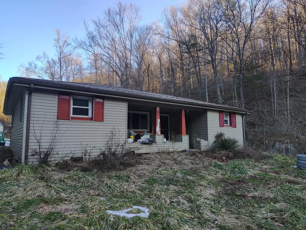 815 Highway 3446 Mckee KY 40447