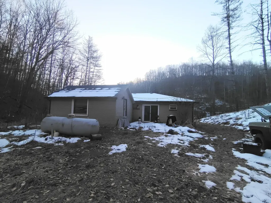 815 Highway 3446 Mckee KY 40447