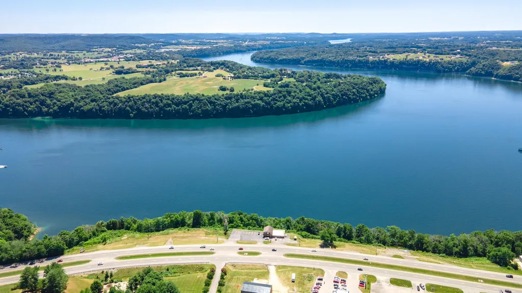 5785 Highway 27 Somerset KY 42503