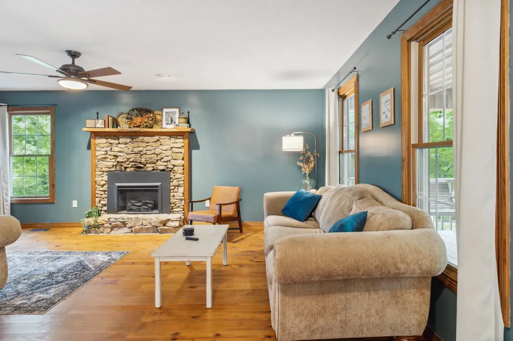 79 Tranquility Place Burnside KY 42519