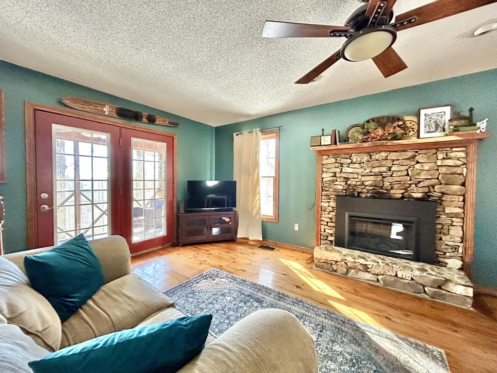 79 Tranquility Place Burnside KY 42519