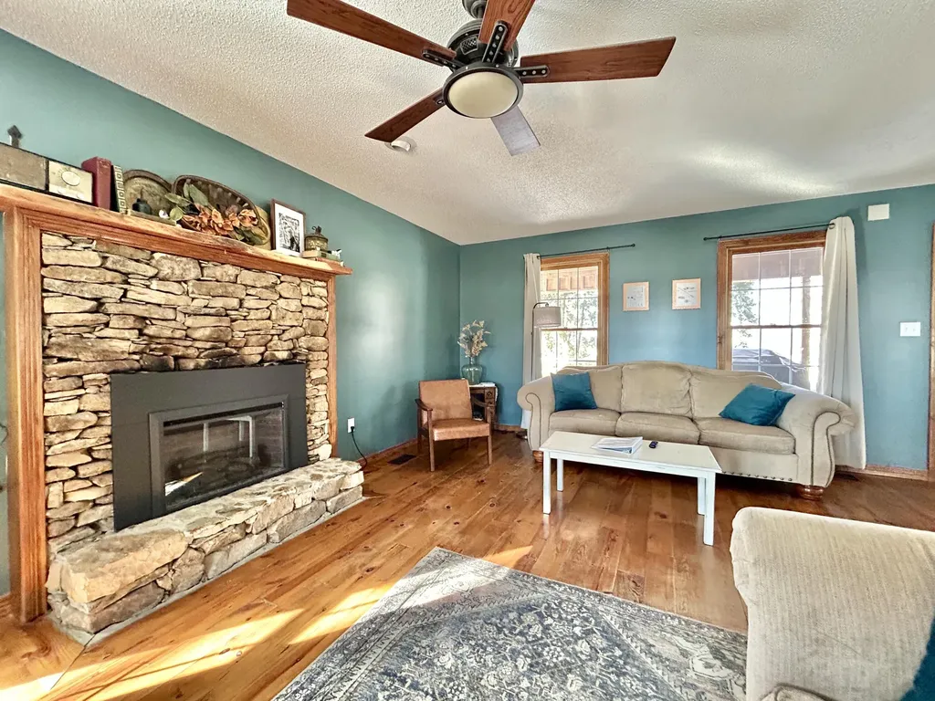 79 Tranquility Place Burnside KY 42519