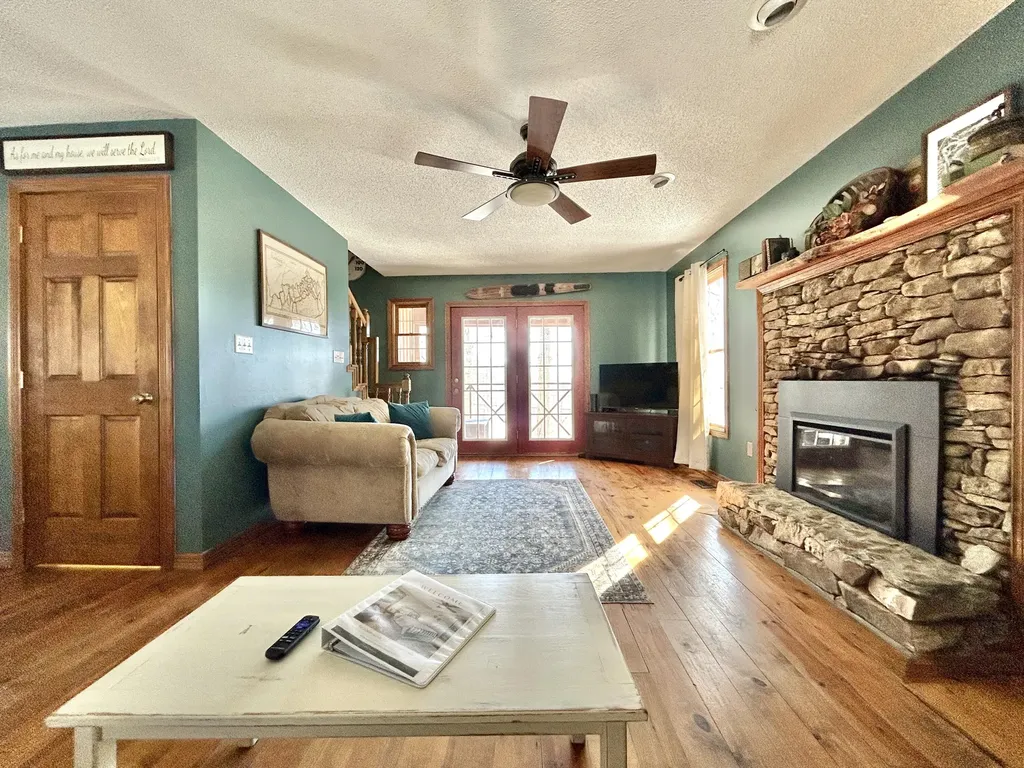 79 Tranquility Place Burnside KY 42519