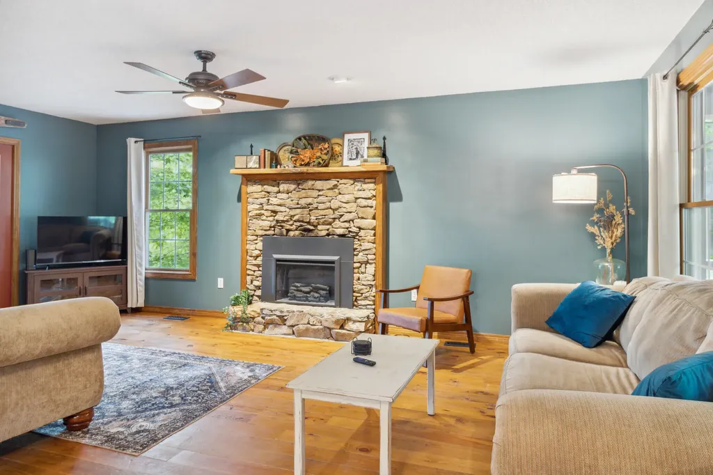 79 Tranquility Place Burnside KY 42519