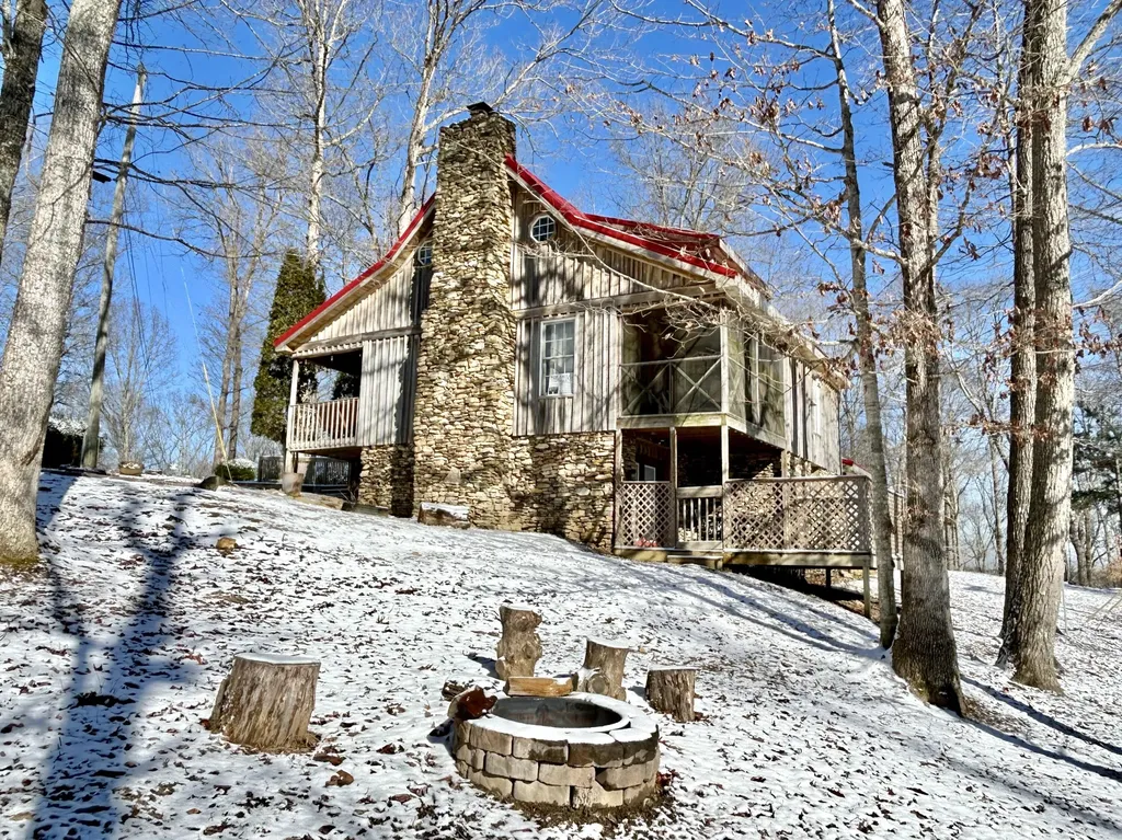 79 Tranquility Place Burnside KY 42519