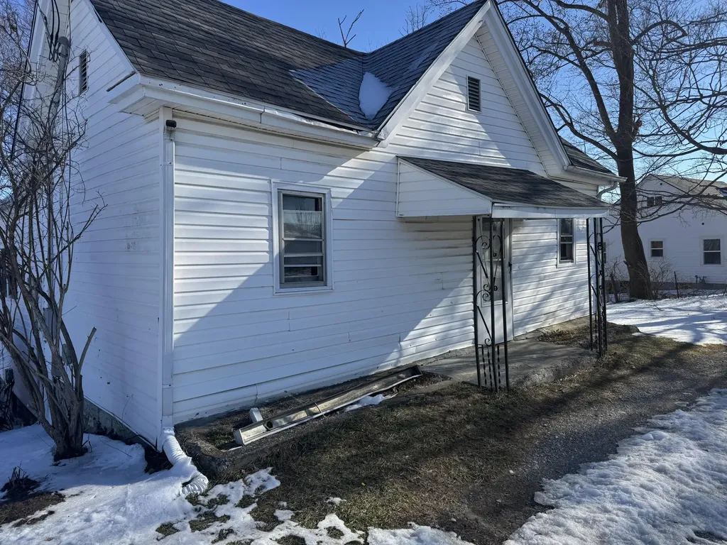 1604 Alton Road Lawrenceburg KY 40342