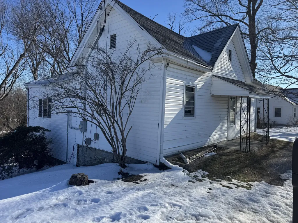 1604 Alton Road Lawrenceburg KY 40342