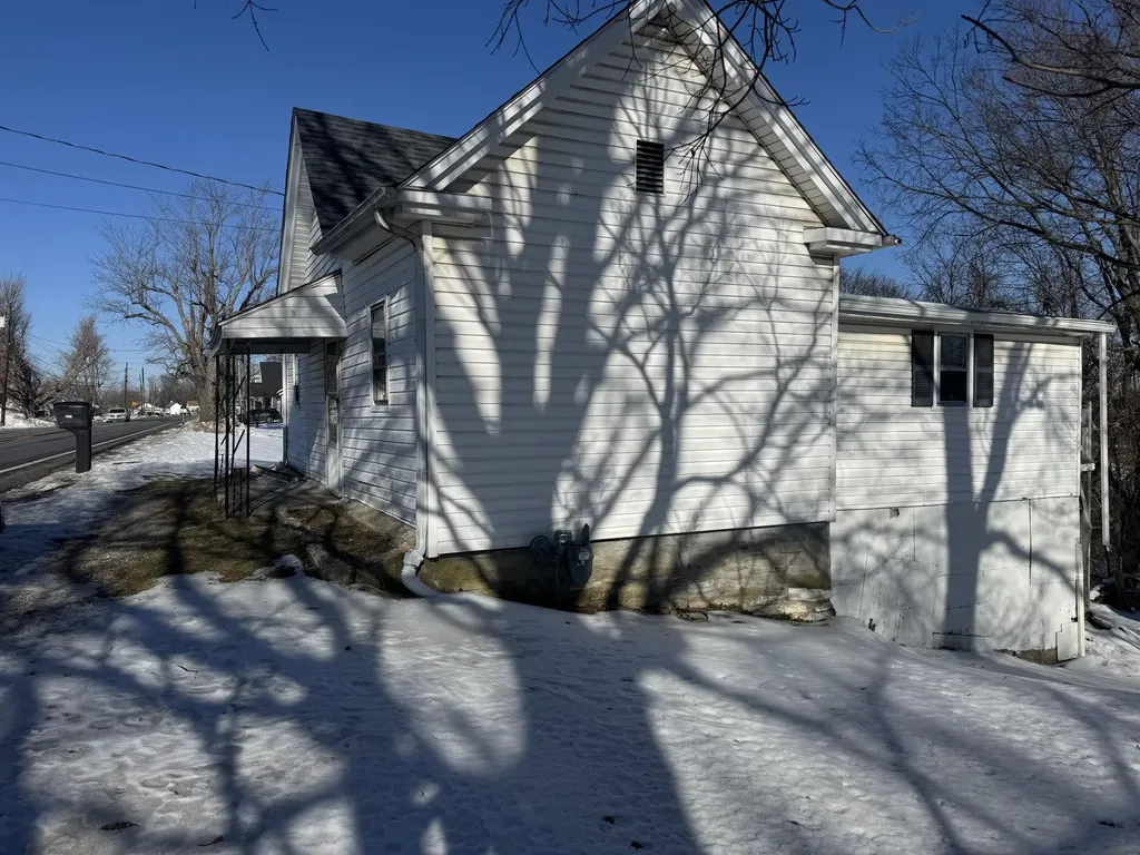 1604 Alton Road Lawrenceburg KY 40342