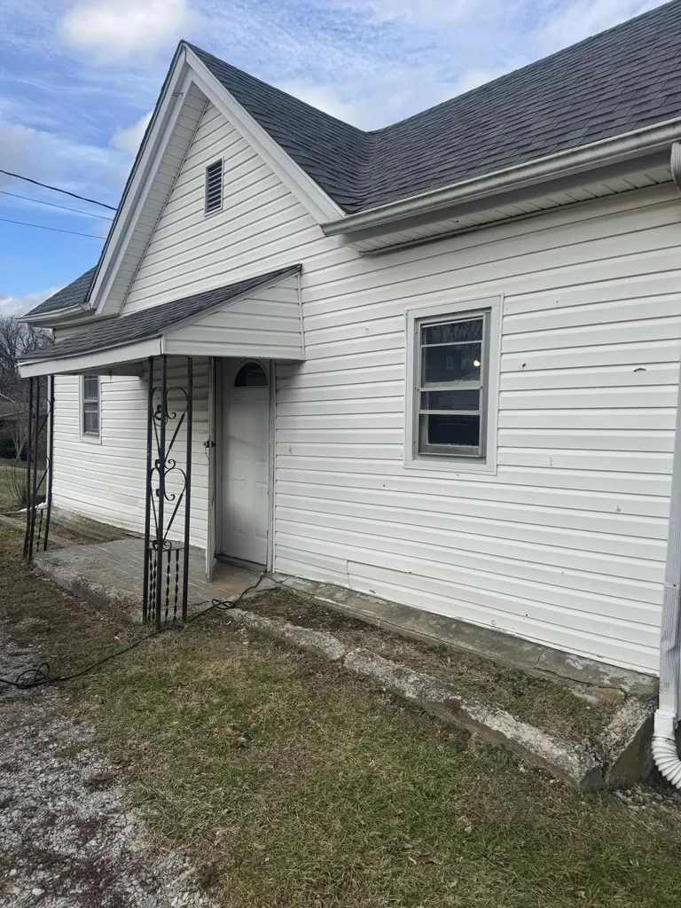 1604 Alton Road Lawrenceburg KY 40342