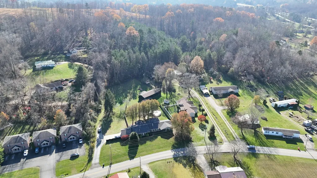 1745 5th Street Road Corbin KY 40701