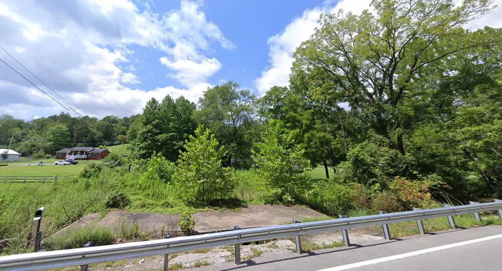 8549 Highway 421 Manchester KY 40962