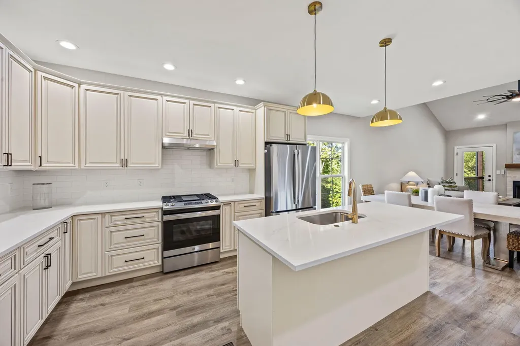 232 Sugartree Lane Versailles KY 40383