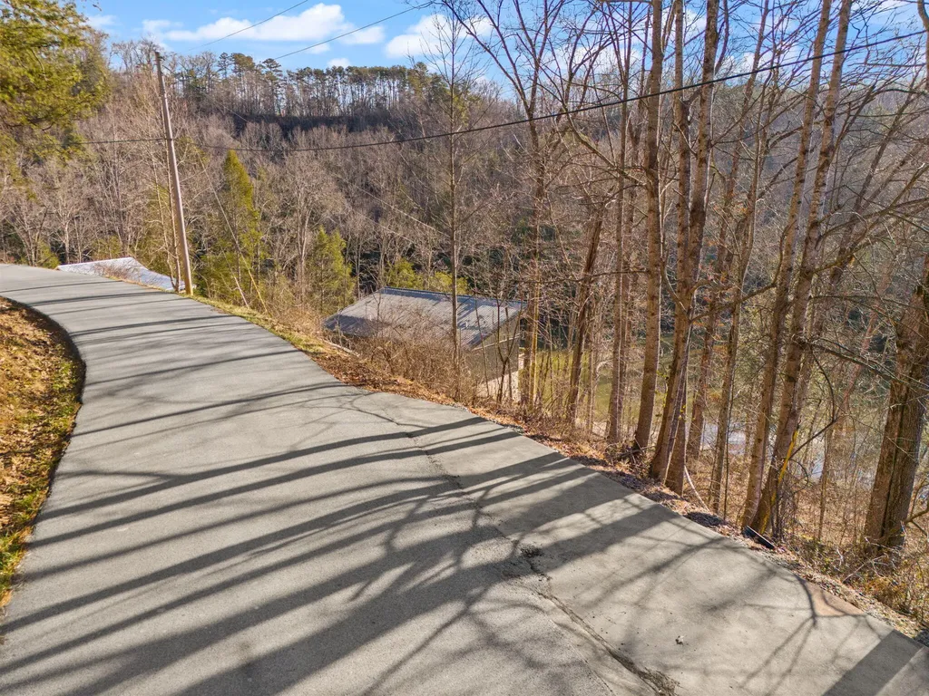 649 Cliffs Edge Road East Bernstadt KY 40729