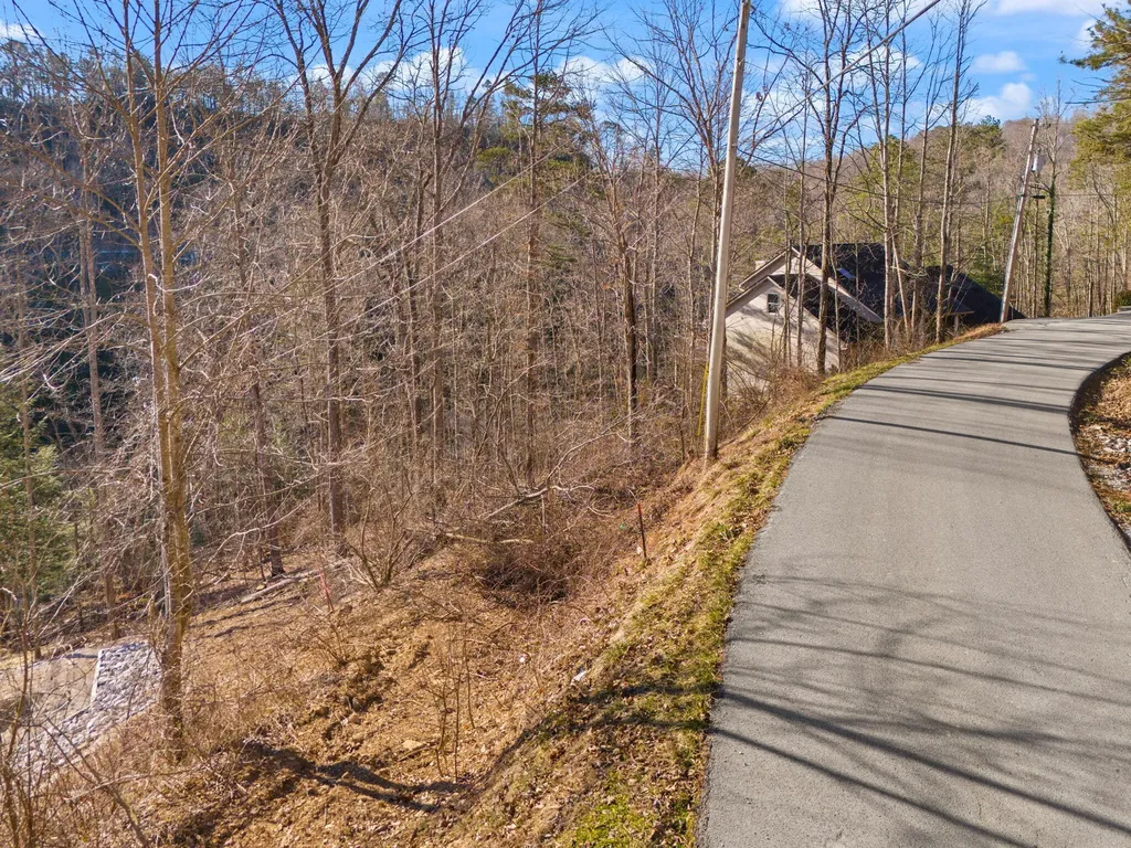 649 Cliffs Edge Road East Bernstadt KY 40729
