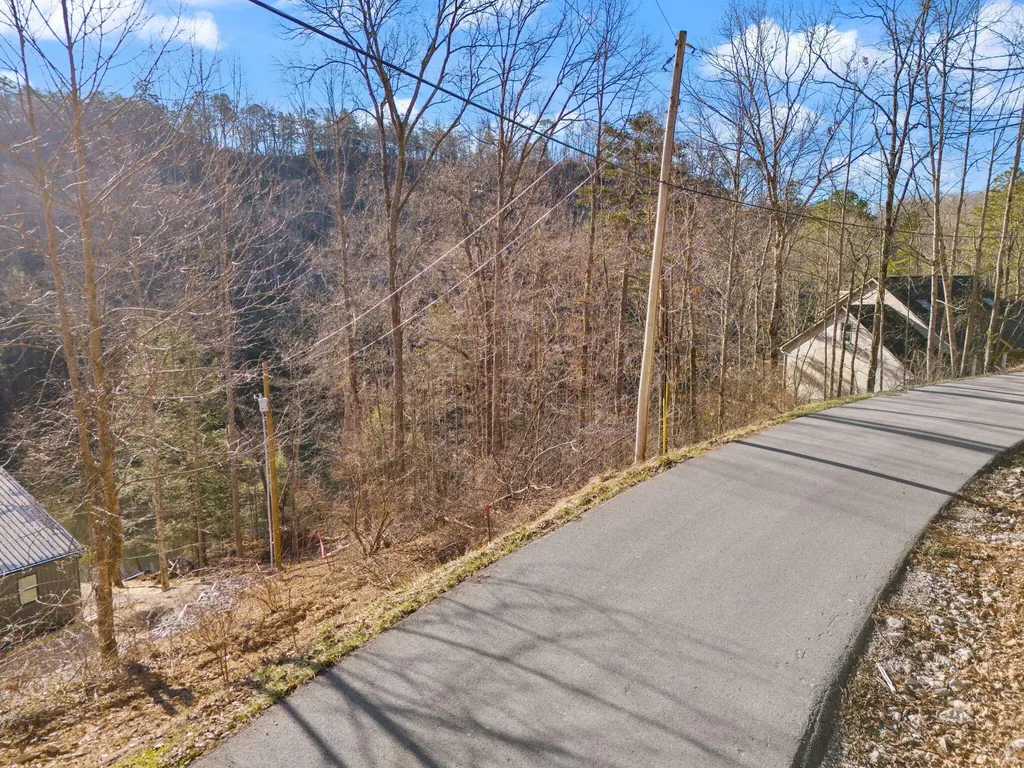649 Cliffs Edge Road East Bernstadt KY 40729