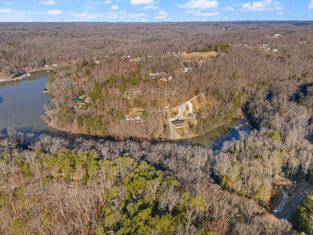 649 Cliffs Edge Road East Bernstadt KY 40729
