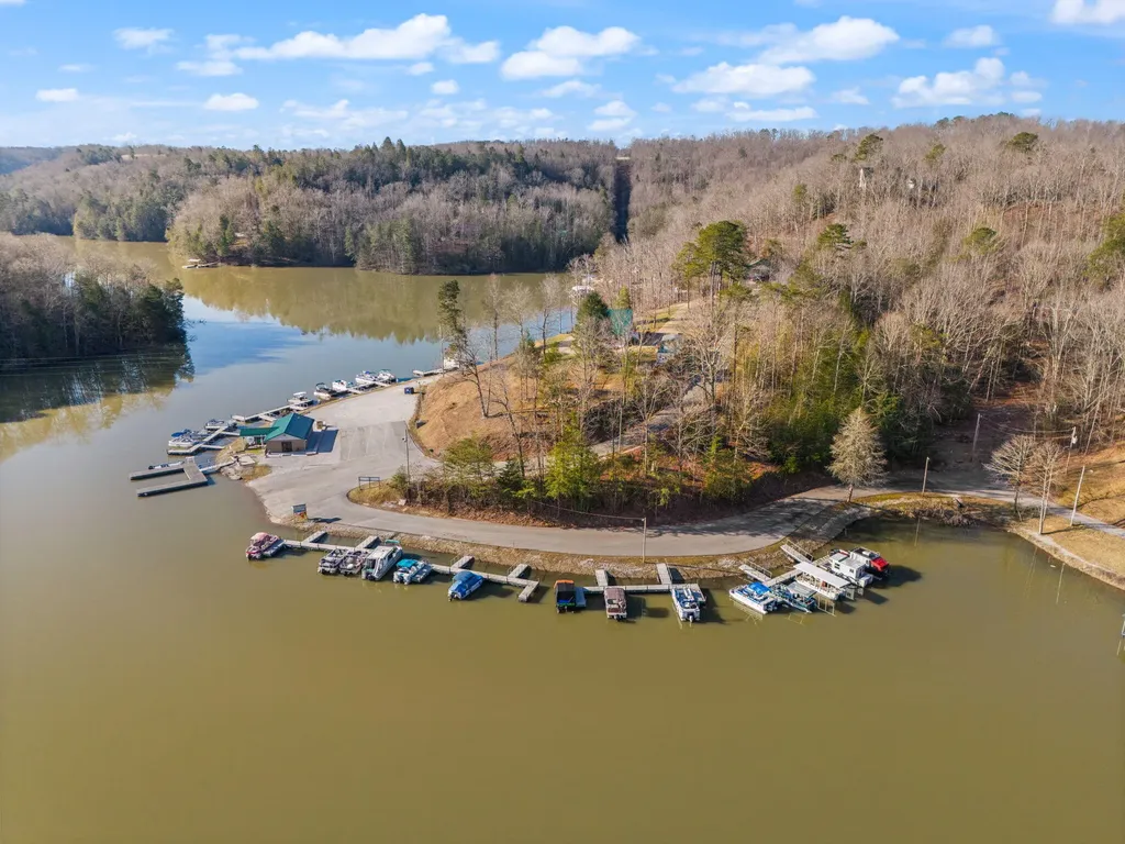 649 Cliffs Edge Road East Bernstadt KY 40729