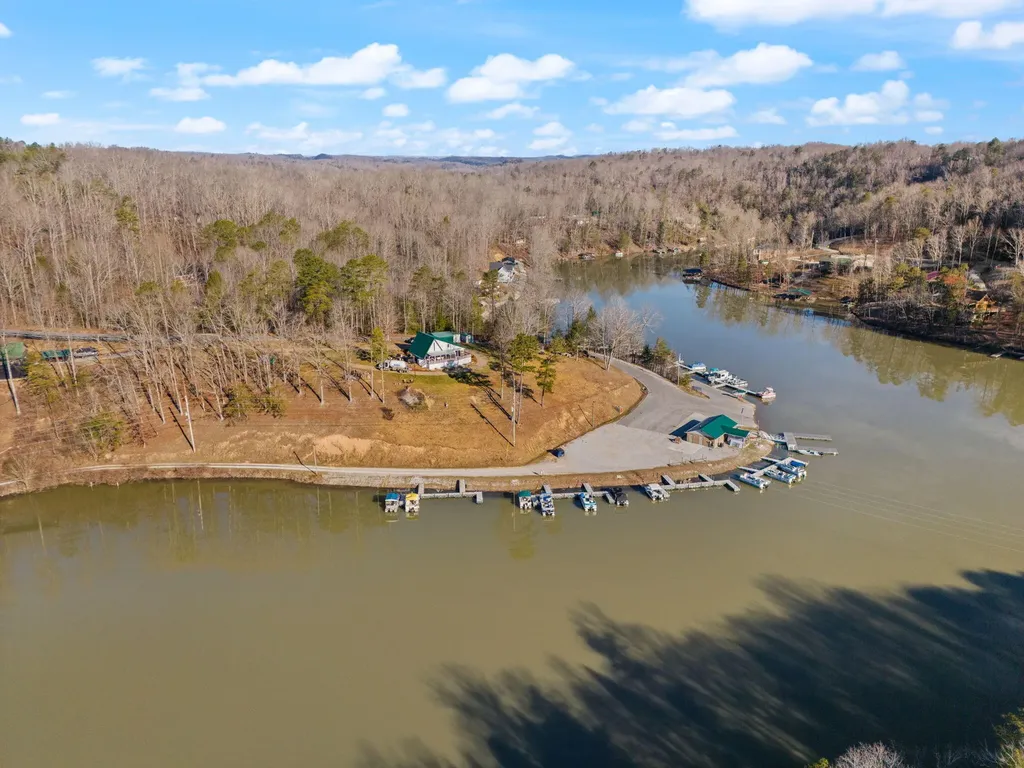 649 Cliffs Edge Road East Bernstadt KY 40729