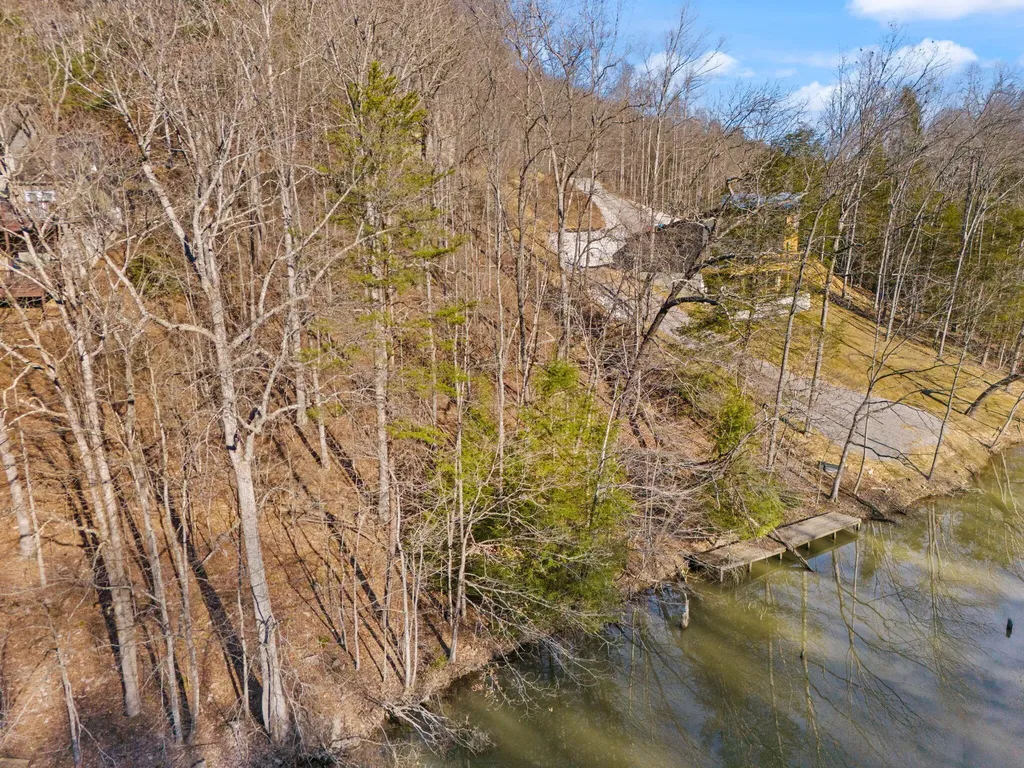 649 Cliffs Edge Road East Bernstadt KY 40729