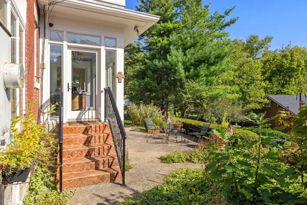 102 E Lexington Avenue Danville KY 40422