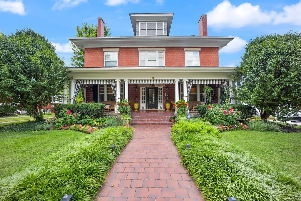 102 E Lexington Avenue Danville KY 40422