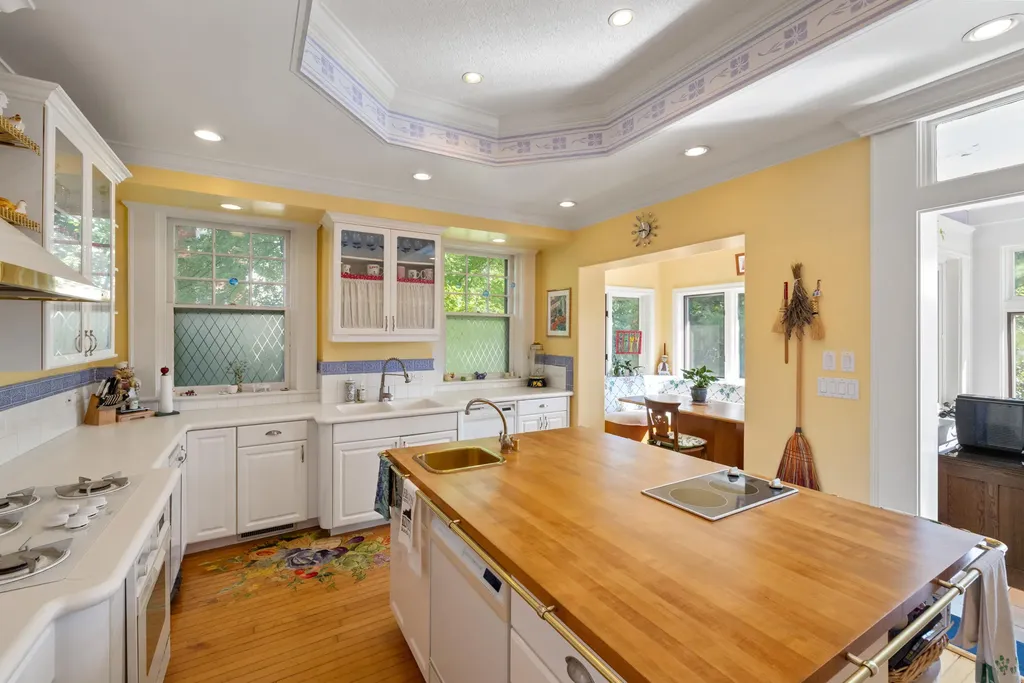 102 E Lexington Avenue Danville KY 40422