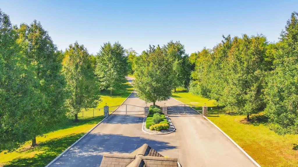269 Canterbury Bronston KY 42518