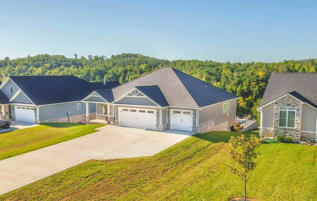 269 Canterbury Bronston KY 42518