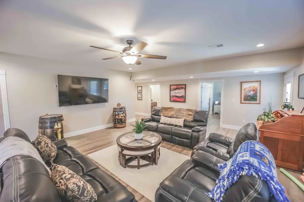 269 Canterbury Bronston KY 42518